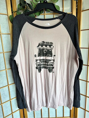 The North Face Long Sleeve Graphic Tee in Gray & Pink Size XL